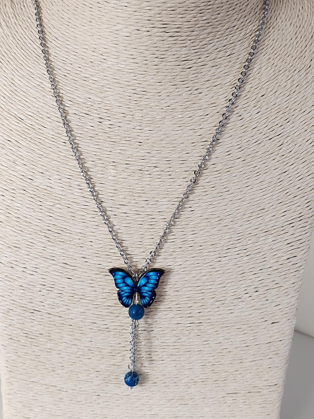 Collier papillons bleu