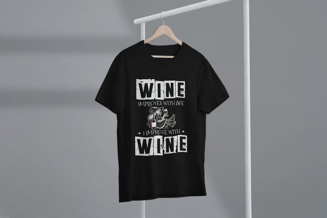Wine Improves With Age I Improve With Wine, Wine, Humor. Wein wird mit zunehmendem Alter besser. Ich verbessere mich mit Wein, Wein, Humor