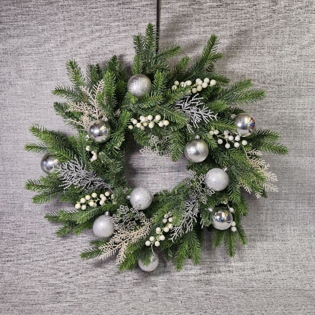 X-Large Artificial Christmas Wreath - Silver and White
