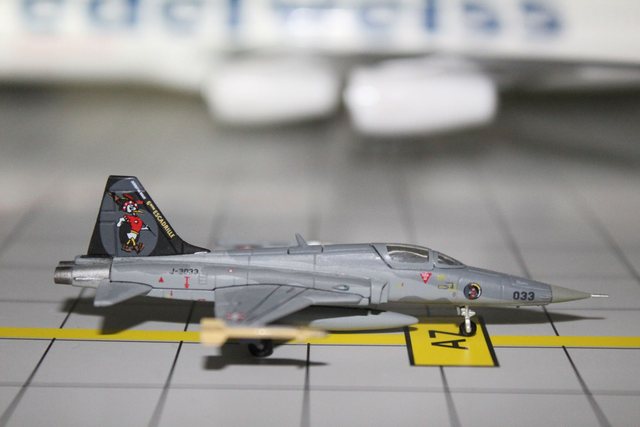 Swiss Air Force F-5E Tiger II Fliegerst. 6 "Ducks" J-3073, 1:200