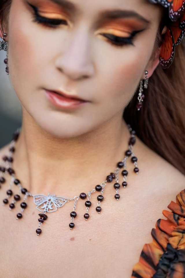 COLLIER - FLY ME TO THE MOON (argenté/grenat)