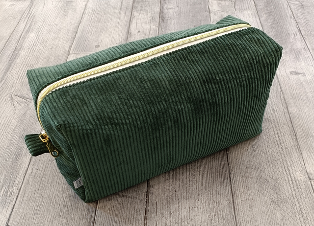 Trousse de toilette en velours côtelé