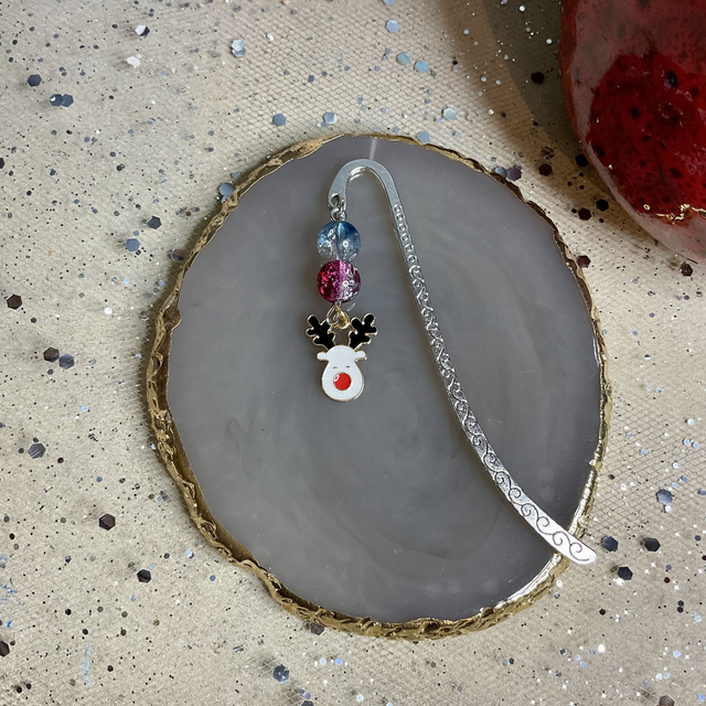 Christmas bookmark with colourful beads. Gift for book lovers.