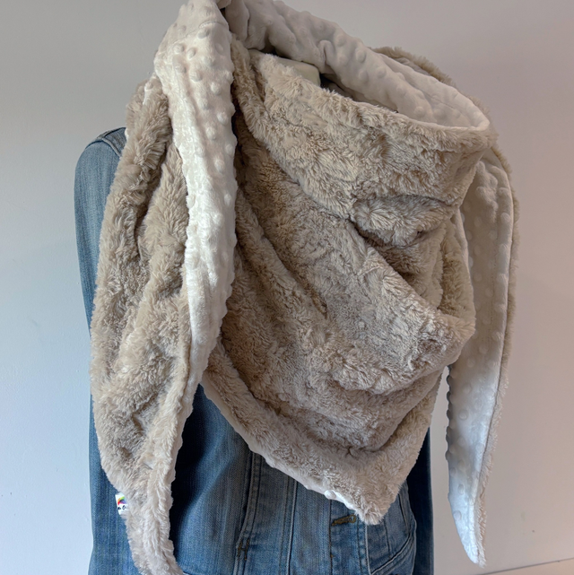 Maxi chèche, châle , écharpe « Happy Elisa Beige Clair 2» doublée en polaire côtelée écru