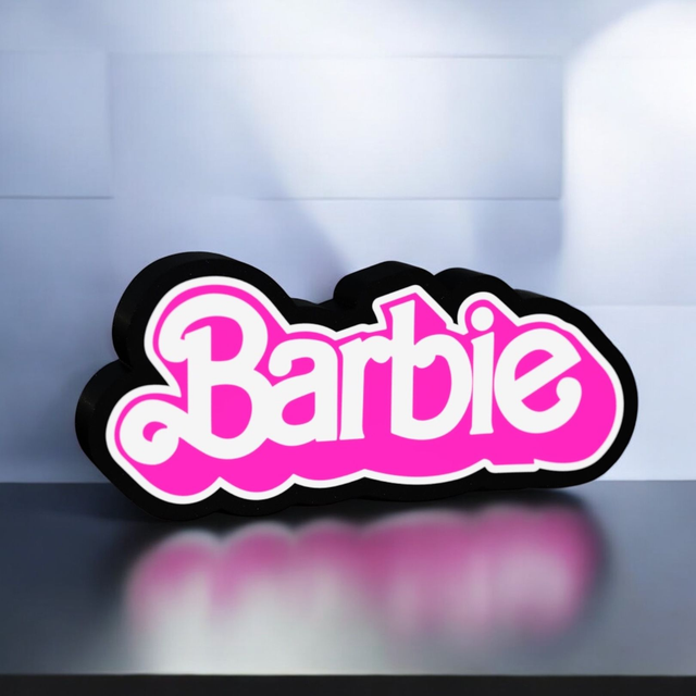 Lampe 3D Barbie Logo LED - L’icône du glamour illumine ton espace ! 