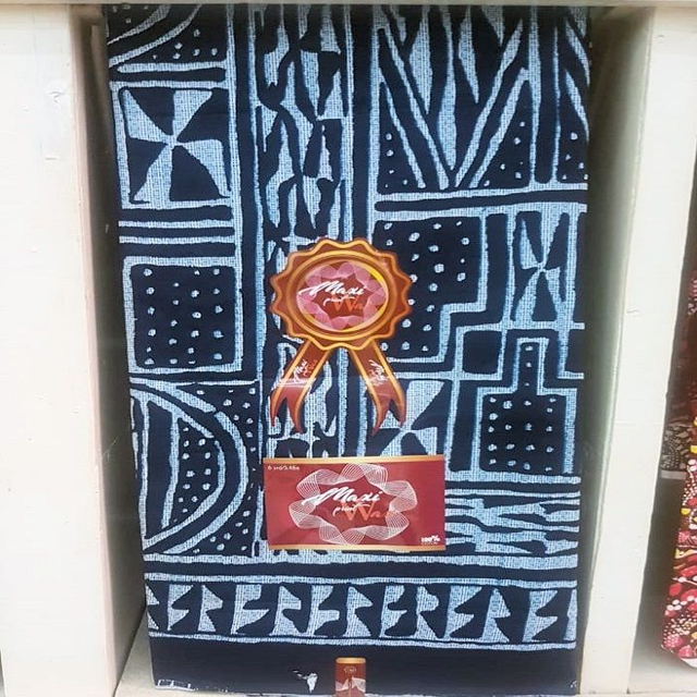 Tissu pagne wax africain, véritable Ndop Bamiléké du Cameroun