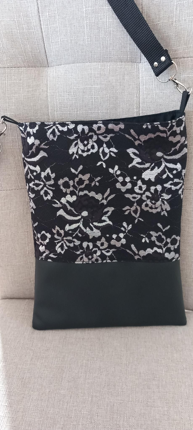 Sac pochette tissu dentelle en relief