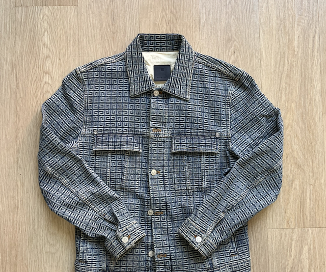 Givenchy denim jacket size M preowned 