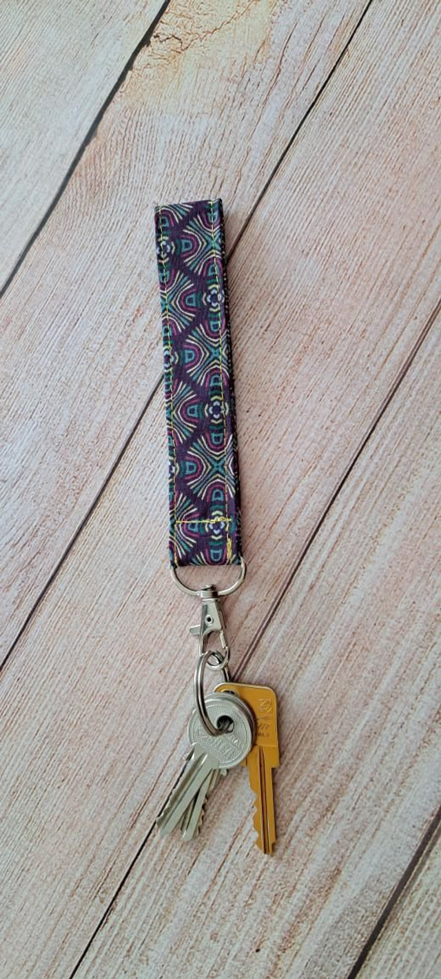 Porte clefs dragonne géométrique violet