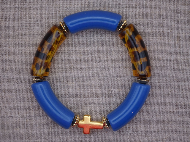 Bracelet croix dorée, bleu léopard