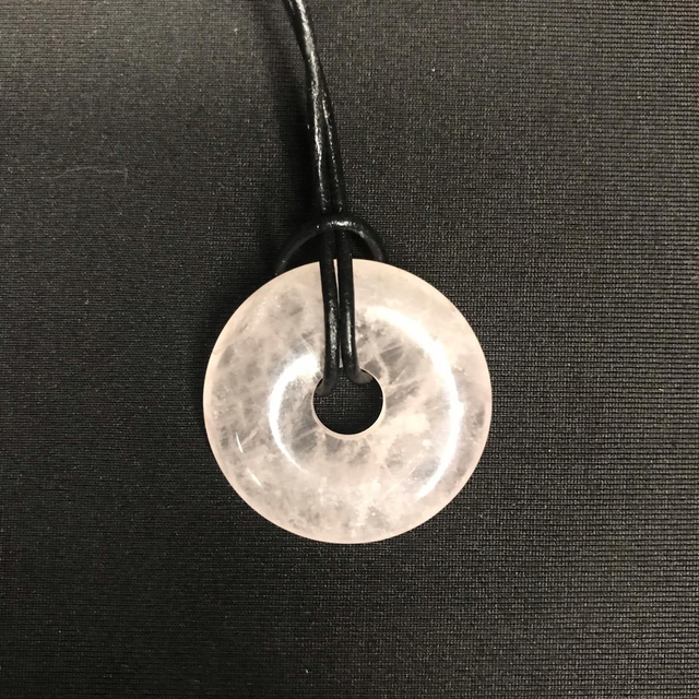 QUARTZ ROSE - Pendentif Donut N°3 avec cordon cuir [Brésil]