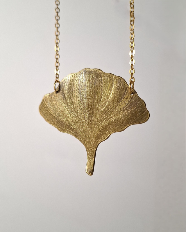 Collier Ginkgo - Laiton repoussé, ciselé et patiné