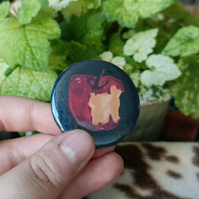 applie timeee - pin badge