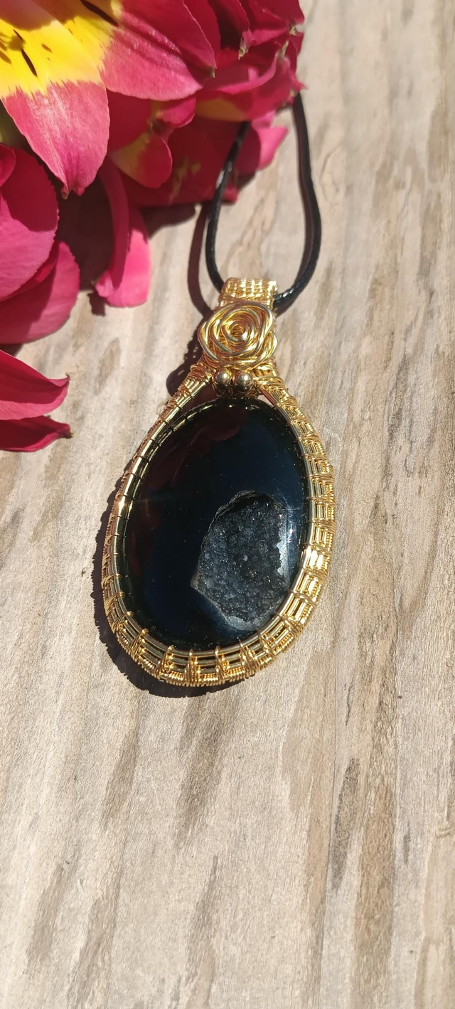 Pendentif onyx druzy et cuivre doré