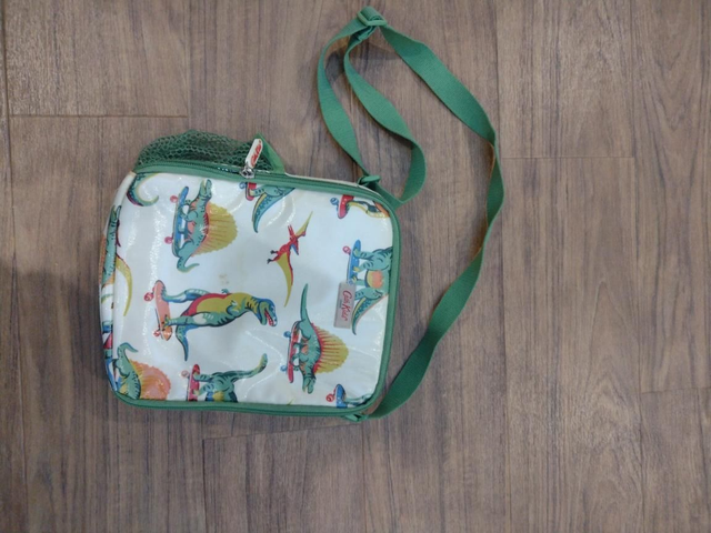 Insulated lunch box with bottle net