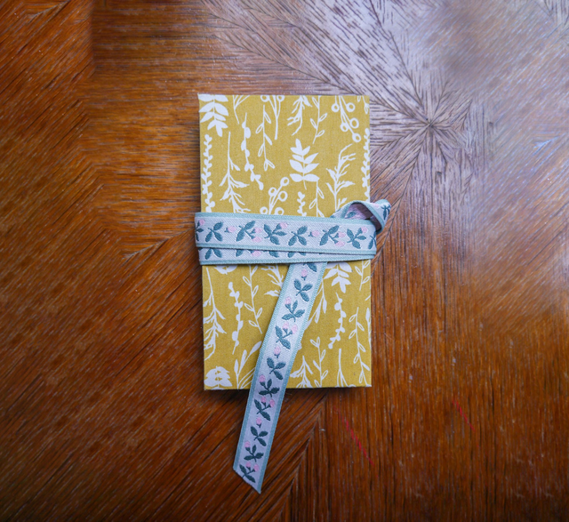 Album instax - feuilles moutarde