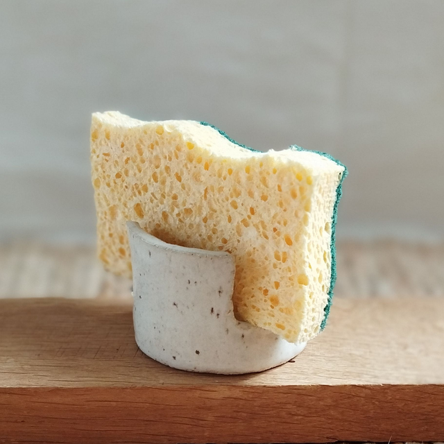 Porte-éponge, argile blanc, émail blanc pyrité