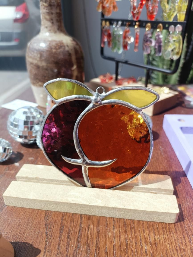 Boule de pêche violet aubergine et ambré 