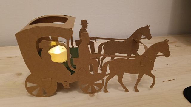 Carozza in carta con lumino led