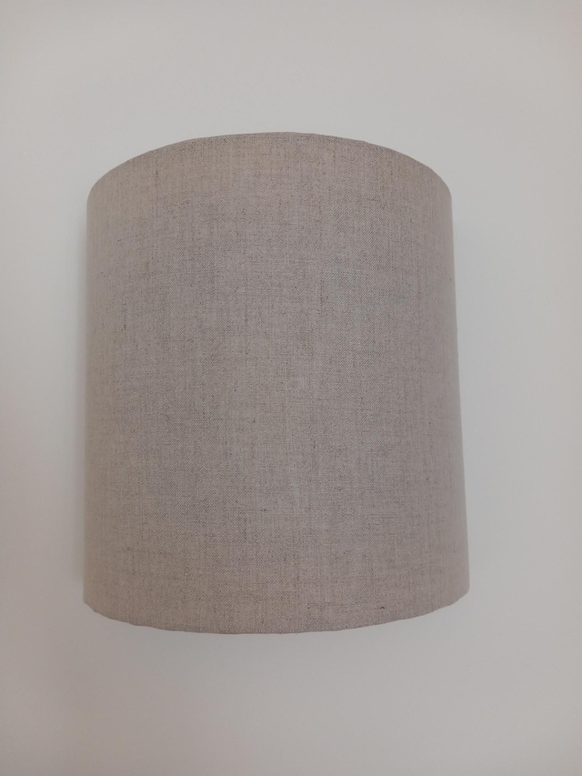 Abat jour en lin , applique murale forme demi cercle. Largeur 25cm .Electrification incluse. Création en France