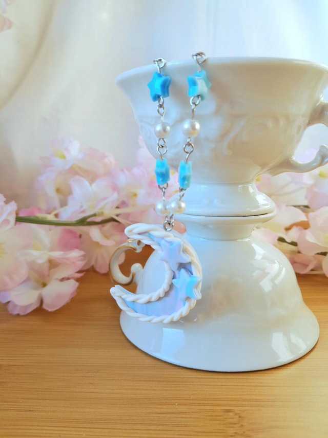 Kuorrutettu kuu - kaulakoru