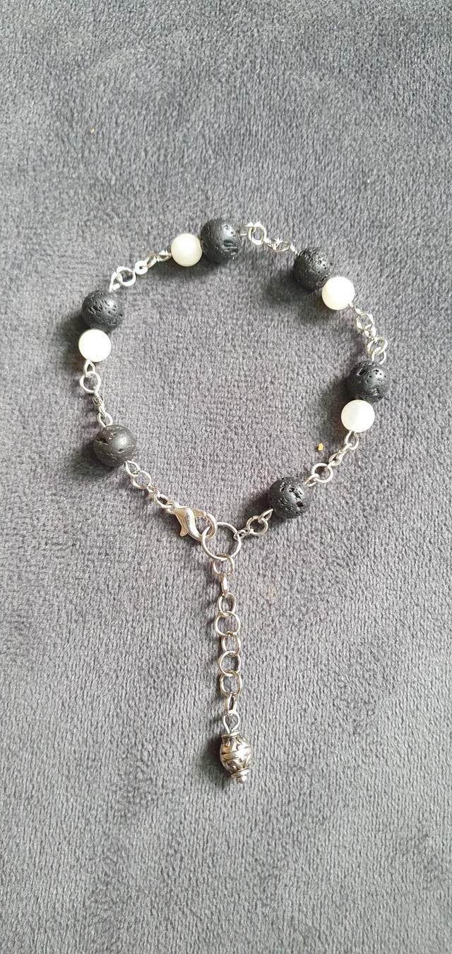 Bracelet acier inoxydable en Pierre de lave et Pierre de lune blanche