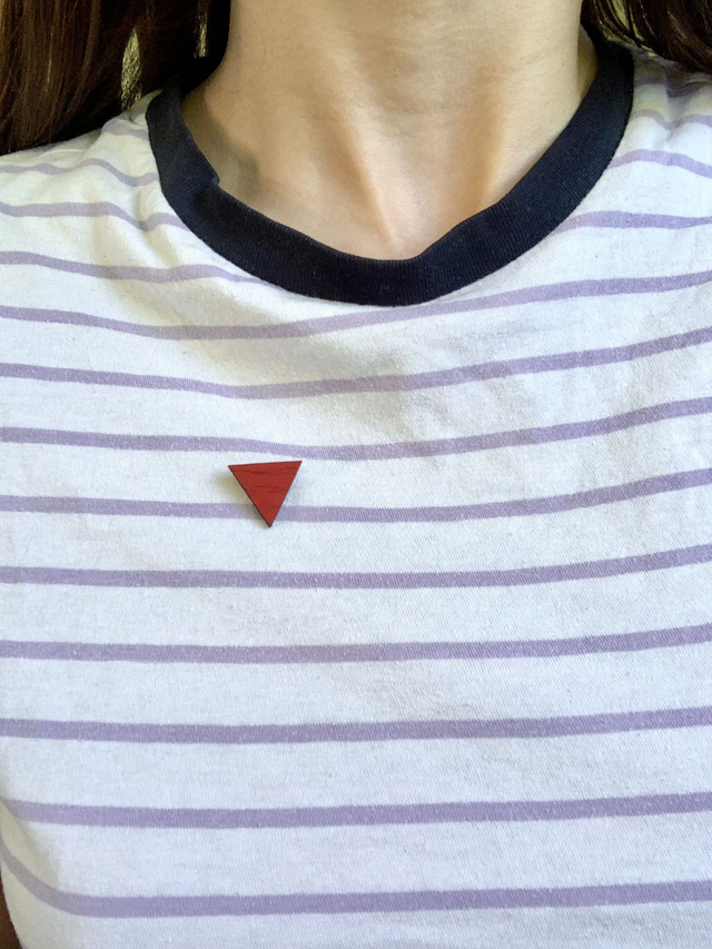 Pin’s triangle rouge - Antifa