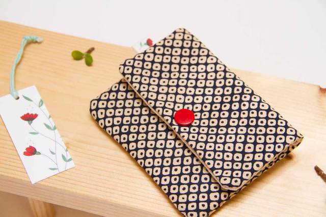 Tarjetero Simple Polka Dots Black