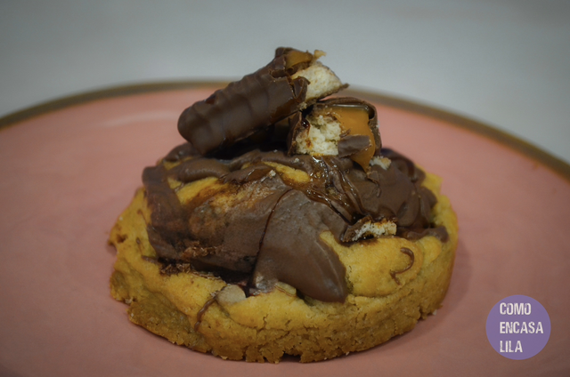 Crumbl Cookie Twix