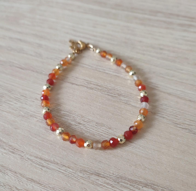 Bracelet Andréa Cornaline naturelle et Hématite dorée 