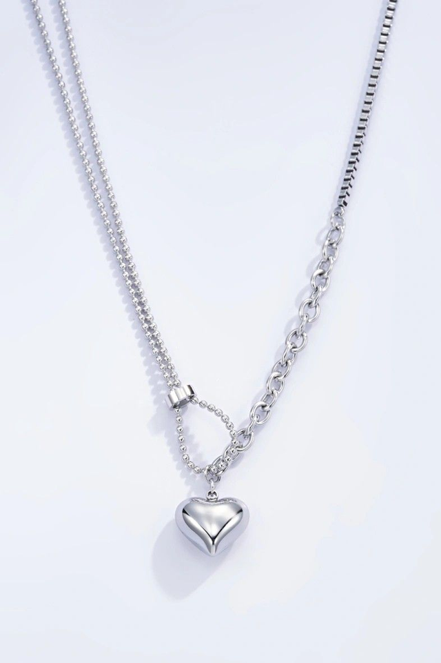 Collier avec cœur argenté