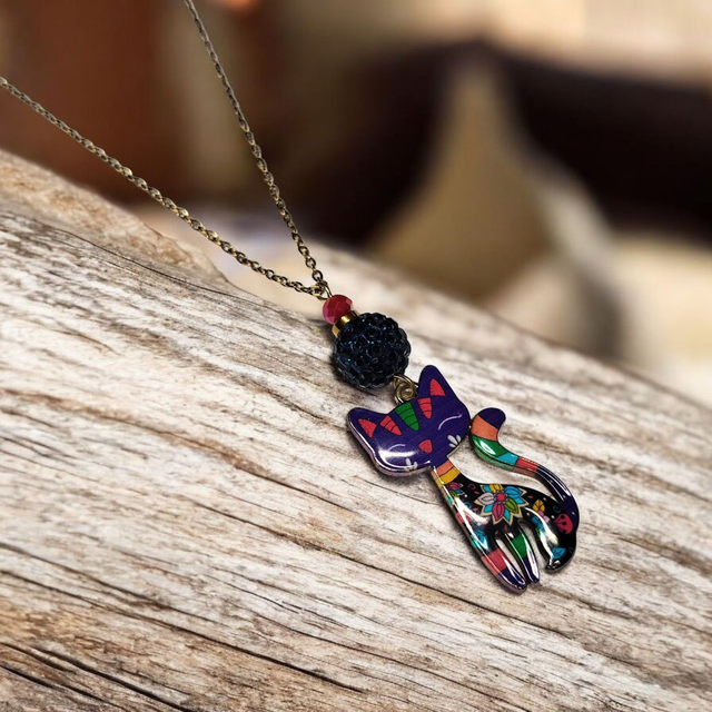 Collier acier inoxydable et cristal bleu et rouge chat