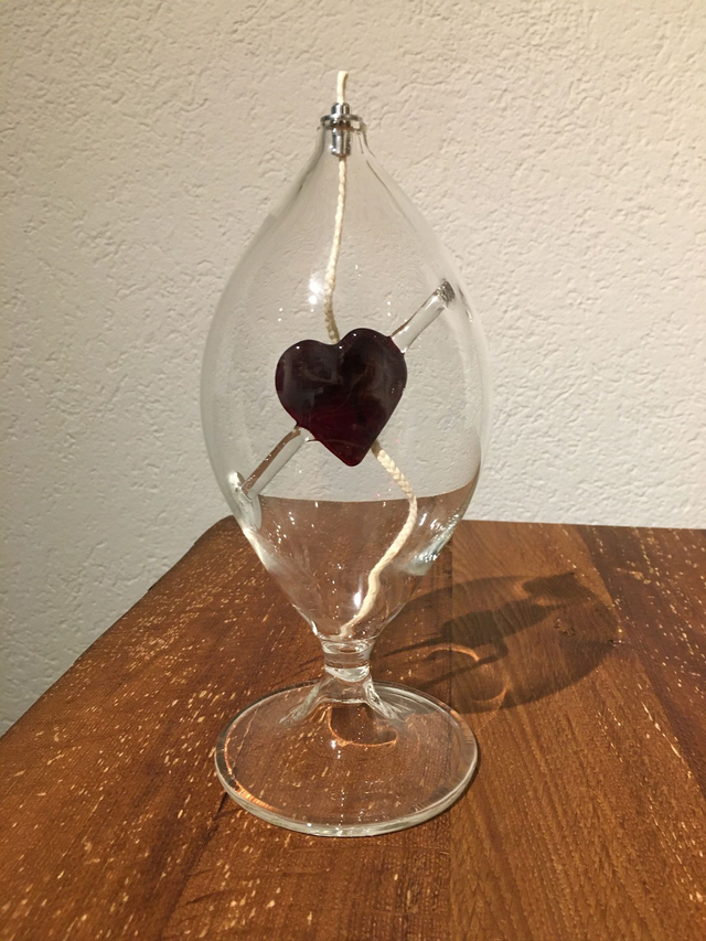 Öllampe mit Herz rot