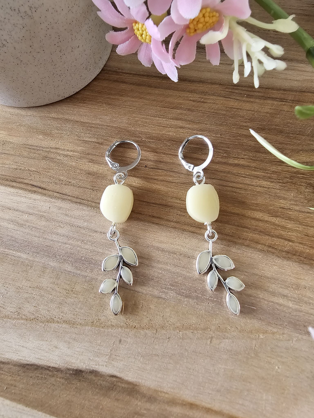 🎨Éclat de Douceur -"Brise Pastel"– Boucles Feuillage en jaune Pastel🎨