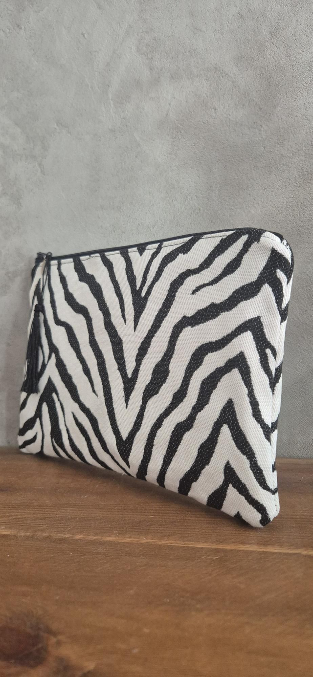 Pochette zèbre 
