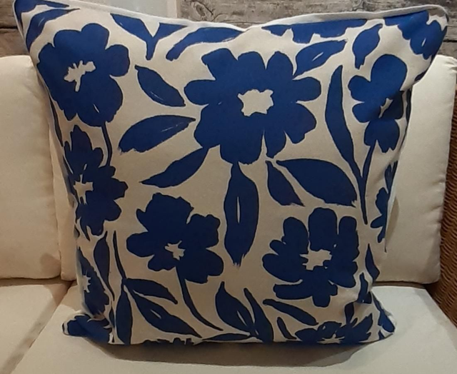 Handmade Kissenhülle BlumenTraum