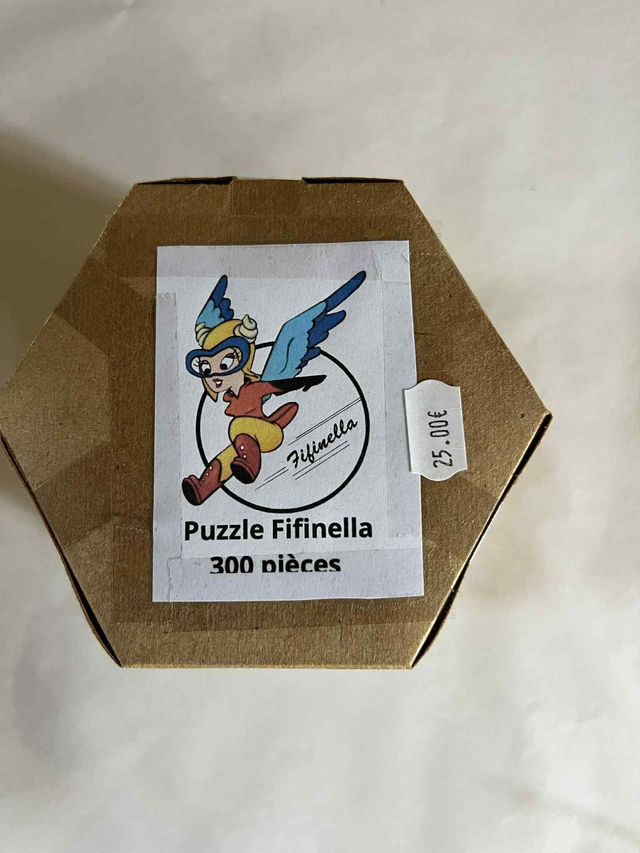 Puzzle Fifinella  300 pièces fond blanc