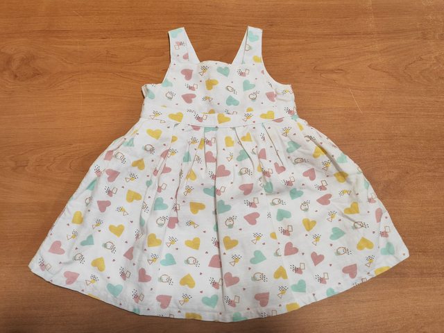Robe à petits coeurs en 9 mois