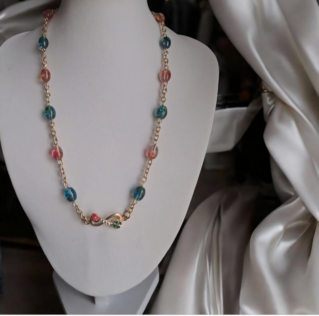 Chaine infini Trèfle & Coccinelle – Perles de Verre Multicolores