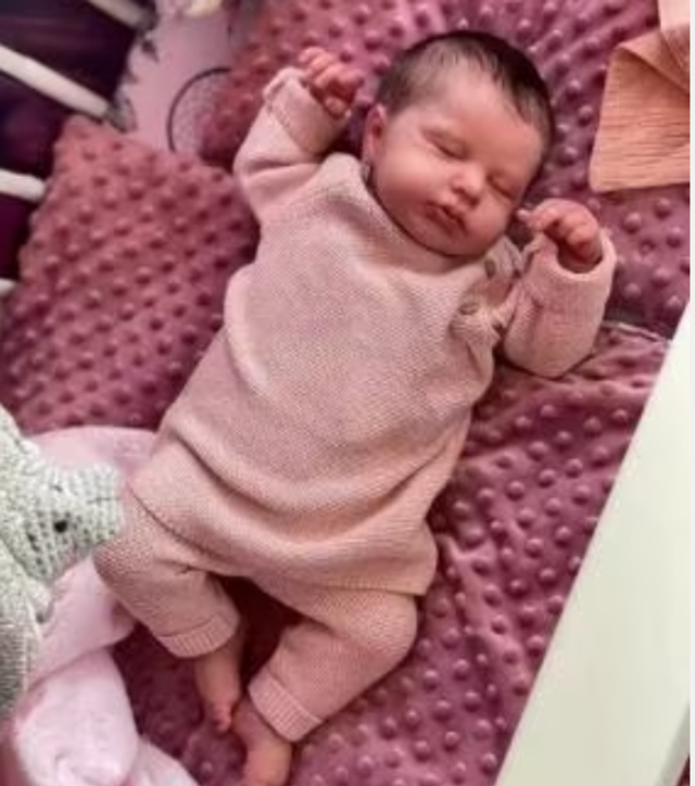 Realistische baby pop levensecht Loulou slapend (49cm)