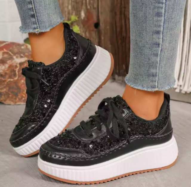 Mooie dames sportschoenen ademend met dikke zolen