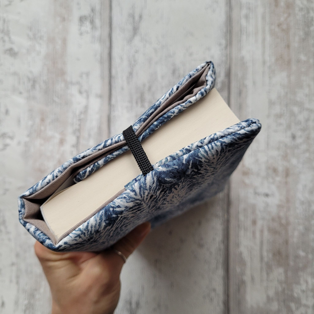 Protège livre amovible S - Sapin sous la neige