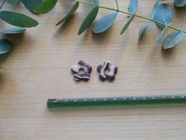 Bloom médium marron 5 pétales