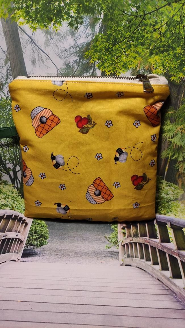 Pochette abeille 