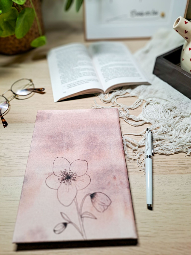 Le jardin des lectures aux hellébores marron glacé