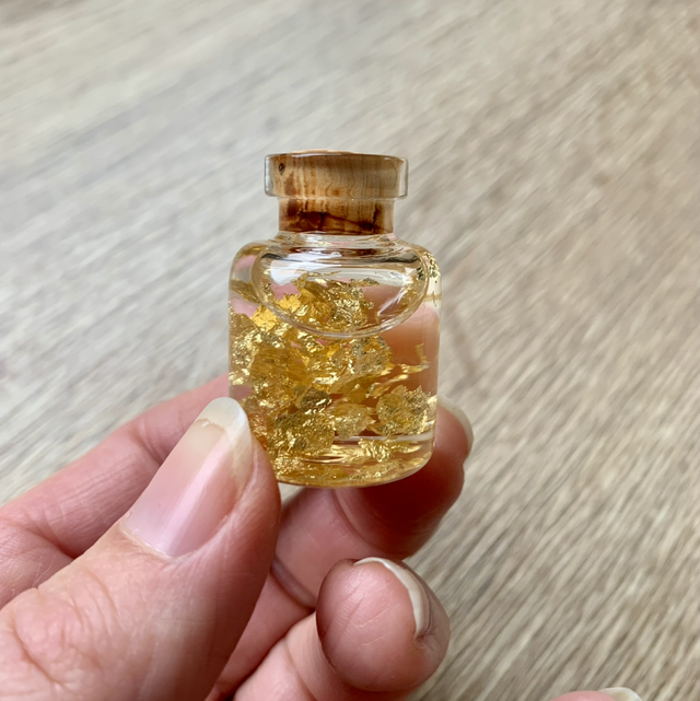 Fiole feuilles d'or 22 carats