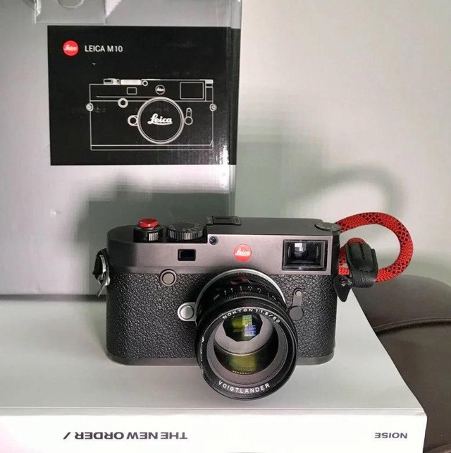 Leica M10 Black + Accessories