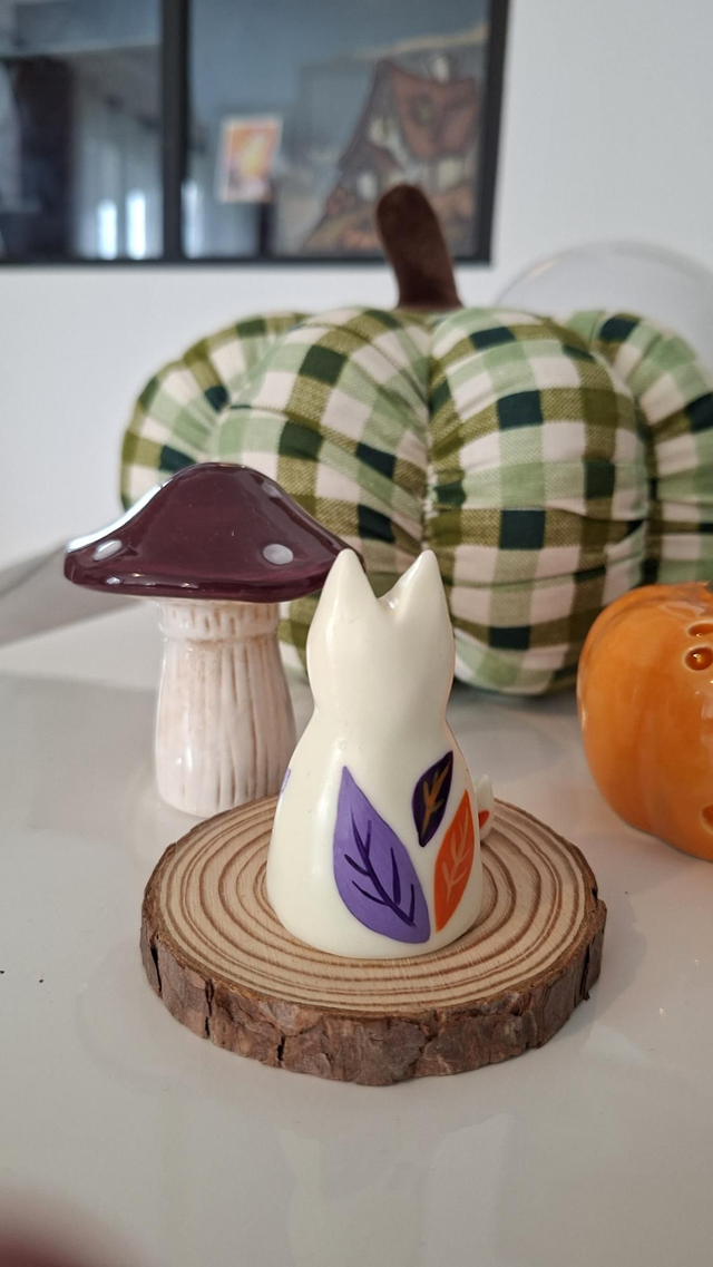 Gardiens sur socle - orange et violet