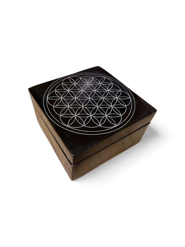 BOÎTE CARRÉE EN SAPONITE / STÉATITE