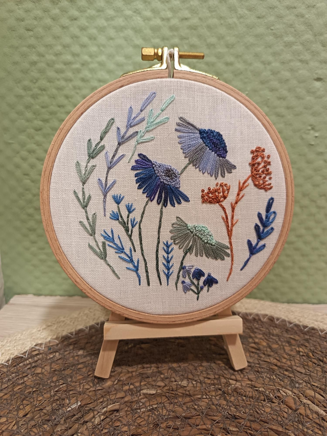 Tambour brodé Fleurs bleu et terracotta